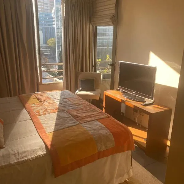 AleCas EL GOLF, hotel in Santiago