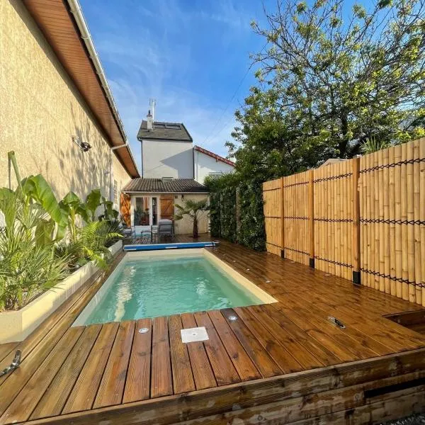 Chambres privées avec piscine partagées et cuisine partagée à 20 minutes de Paris et 40 minutes de disneyland – hotel w mieście Fontenay-sous-Bois