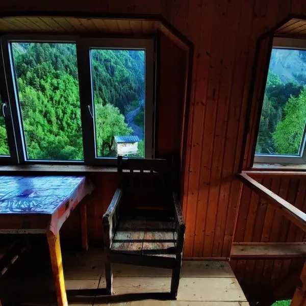 Adishi Guest House ZHORA KALDANI, hotel a Adishi