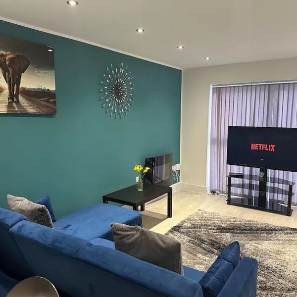 KYOTO HOUSE CENTRAL DERBY I 2 BEDROOMS, SPACIOUS, WARM & NEW with NETFLIX, Hotel in Derby