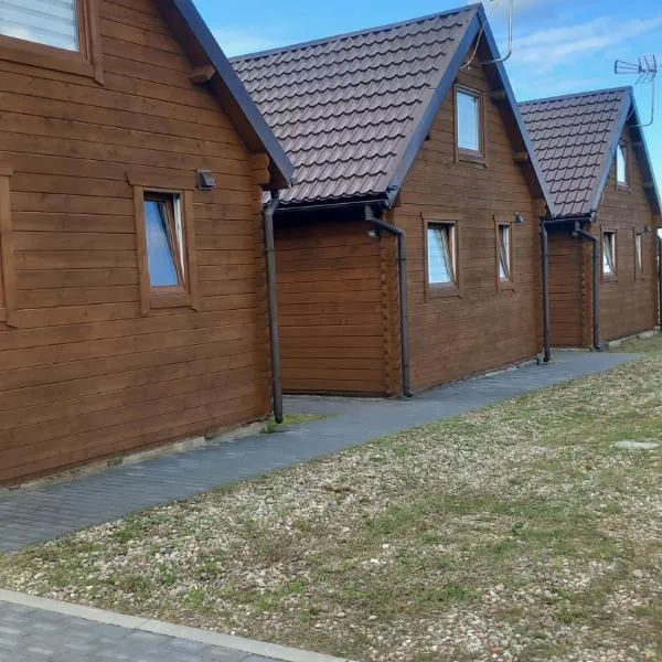 Domki Heno na Wichrowym Wzgórzu, hotel v destinaci Sianożęty