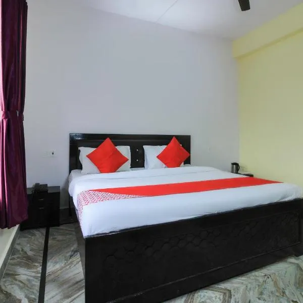 Viesnīca Hotel Mehraz Residency pilsētā Haldvāni
