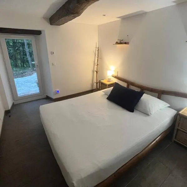 Appartement 2 chambres avec jardin, hotel in Le Thoronet