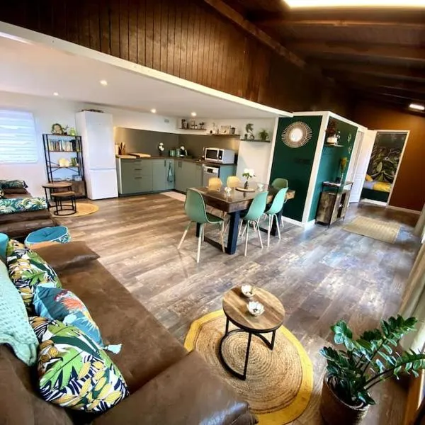 Cottage Jungle Chic en Provence, hotel v destinácii Le Castellet