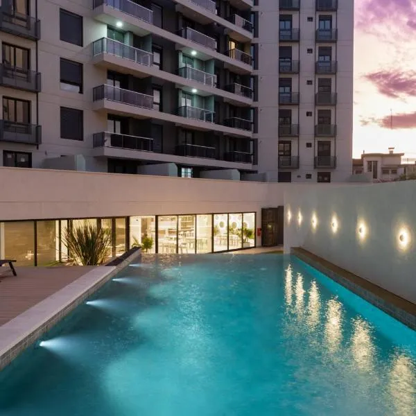 Premium tower apart con parking privado Gratis, מלון בקורדובה