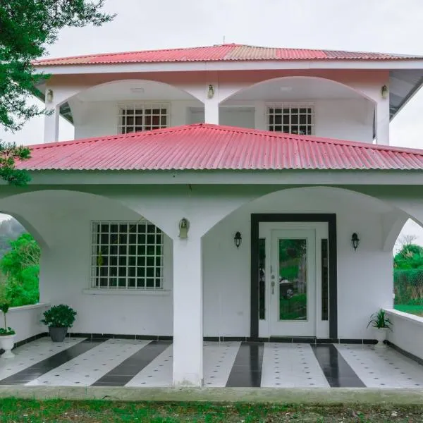 Casa/cabaña de montaña con ambiente fresco, hotel v destinaci Volcán