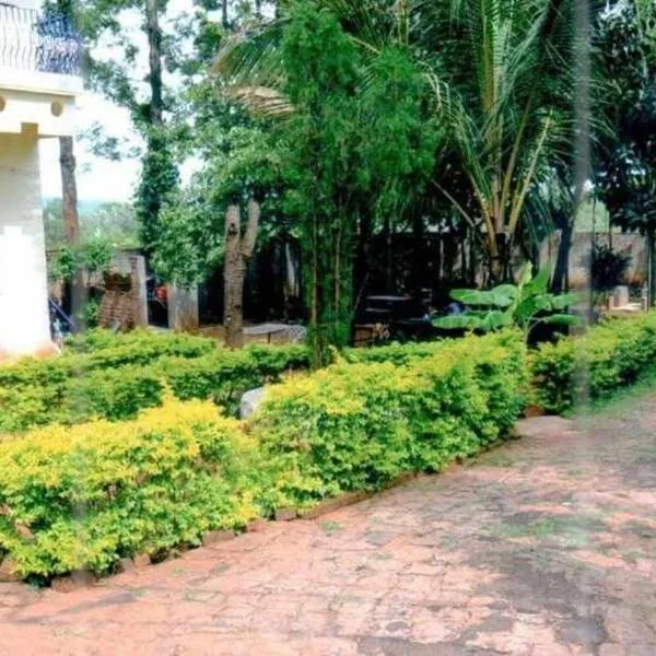 Woodside Resort and Cafe, hotel v destinaci Yelagiri