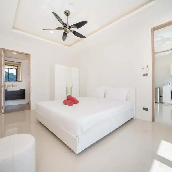 Sea & Mountain Views Apartment at VV Patong A603, hotel v destinaci Pláž Patong