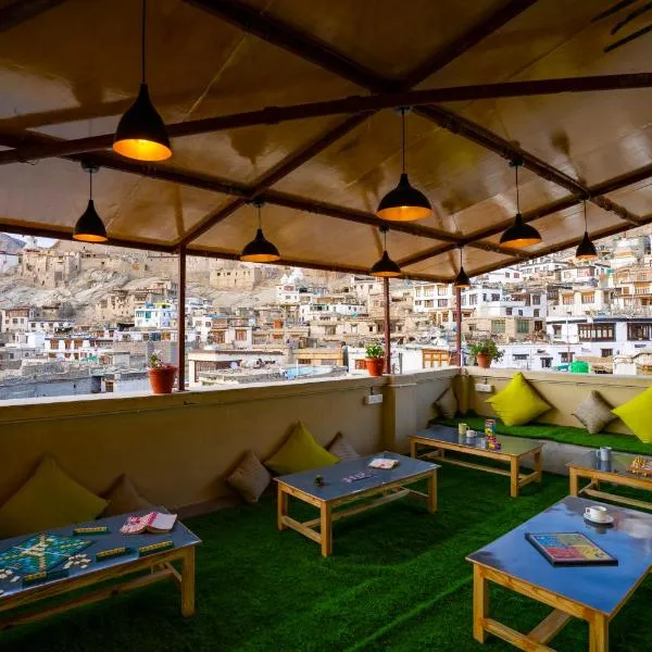 LeHostel – hotel w mieście Leh