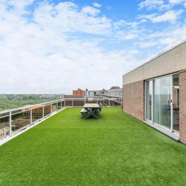 Penthouse app aan zee met uniek dakterras - 5p, hotel in Nieuwpoort