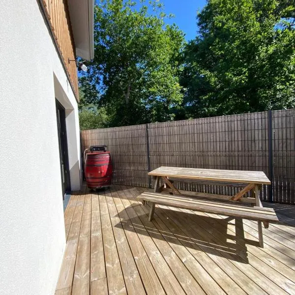 Gîte Cala Verde Terrasse, à 4km de la première plage, hotel em Audenge