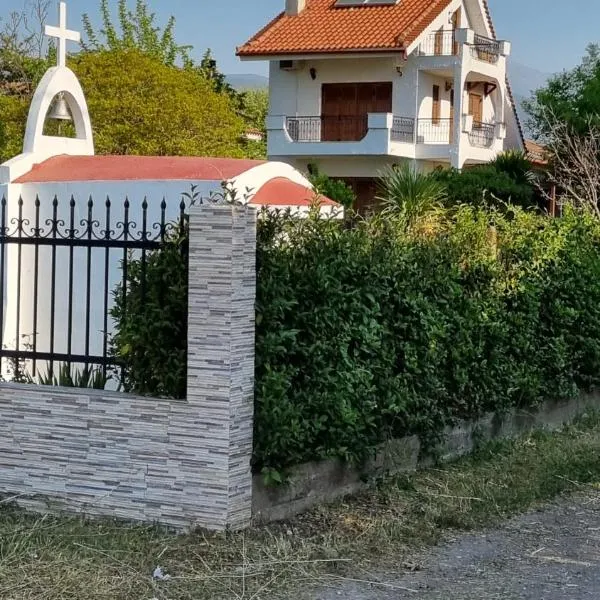 Silver Coast Cottage Raches, Hotel in Kouvéla