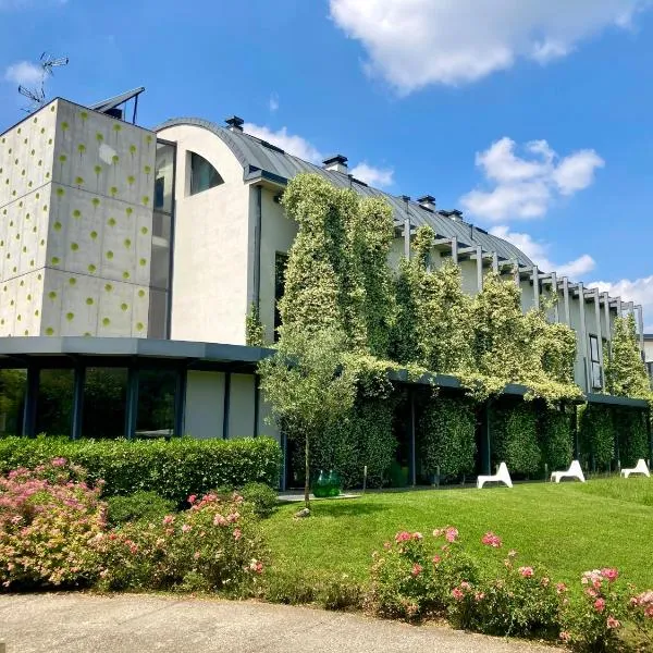 Mxp Rooms Guest House, hotel v destinaci Cardano al Campo