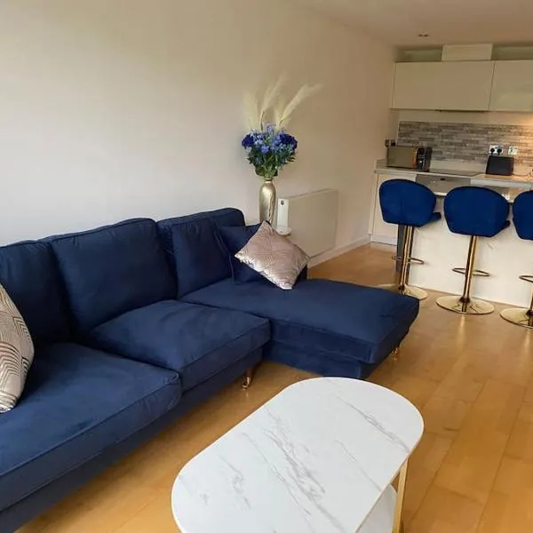 Modern apartment, Fistral beach, hotel v destinaci Newquay
