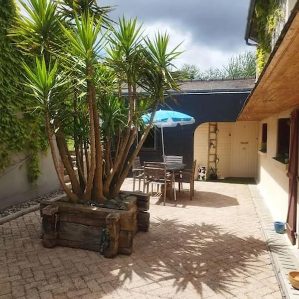 Plain-pied T1 patio et jardin, hotel in Trémuson