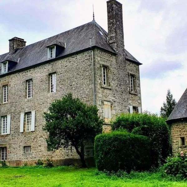 Le Château Isigny un joyau caché et secret près du Mont Saint-Michel en Normandie aux portes de la Bretagne, готель у місті Virey