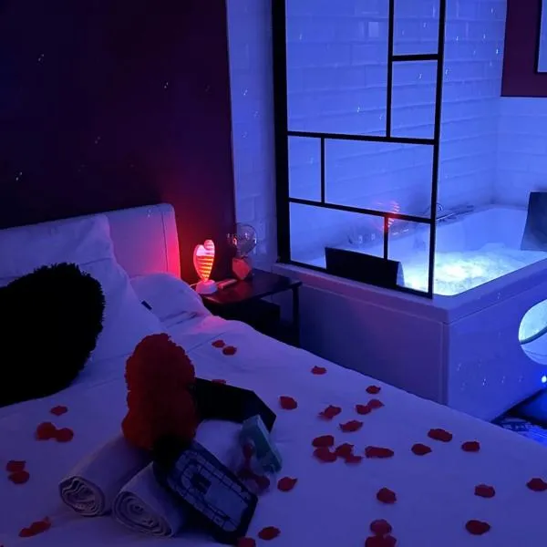 Amour Azur Appartement pour 2 avec jacuzzi et terrasse à 2 minutes de la mer, hotel a Vallauris