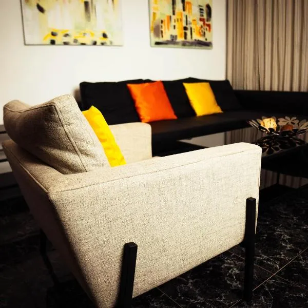 Residenciales H1 & H2 - Breakfast & Room Service - Airport close, hotel di Santiago de los Caballeros