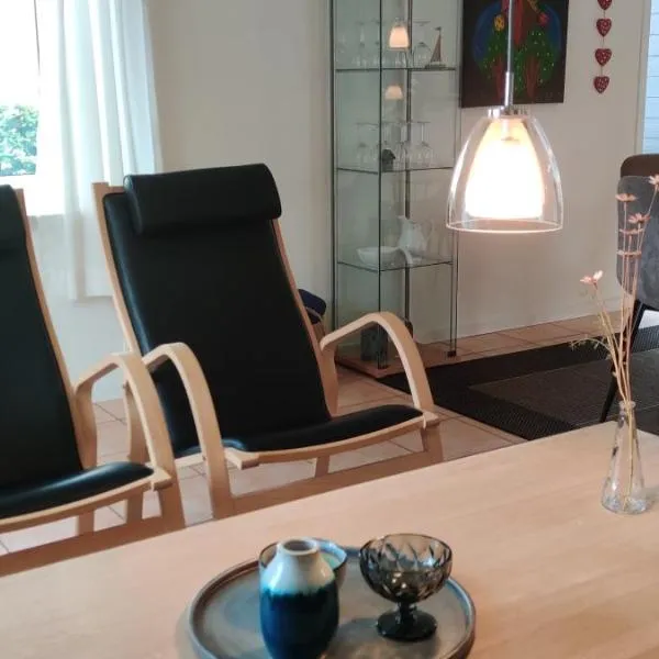 Fiskerhuset i Øster Hurup - i byen, ved stranden, hotel v destinaci Øster Hurup
