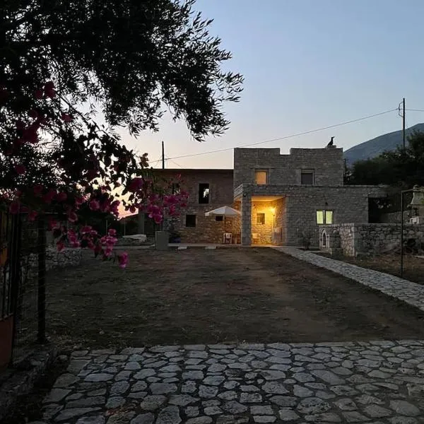 Potis Stone House, hotel di Ákia