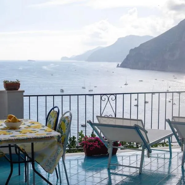 Casa Intiso - Two double bedroom apartment, khách sạn ở Positano