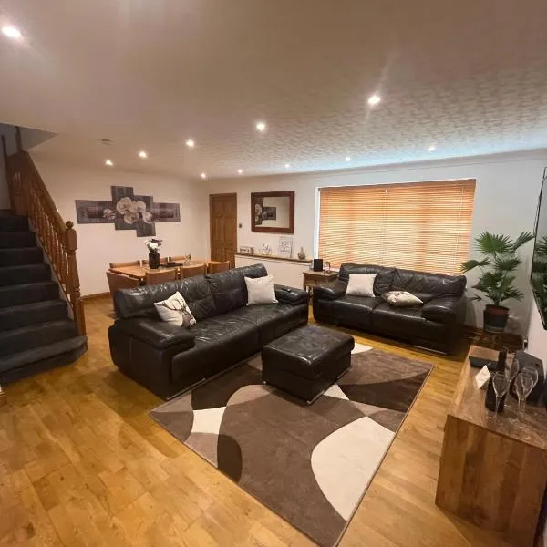 Wilford Charm Spacious 3BR Retreat in Nottingham, hotel in Nottingham