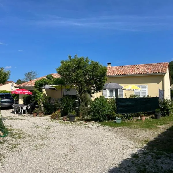 Au pied de Lascaux – hotel w mieście Montignac