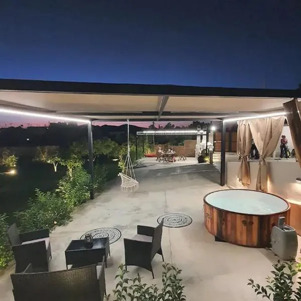Villa Anasa Residence, hotel v destinaci Varípetron