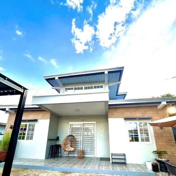 Pastora House Luxe Staycation Bauan Batangas, hotel v destinaci Bauan