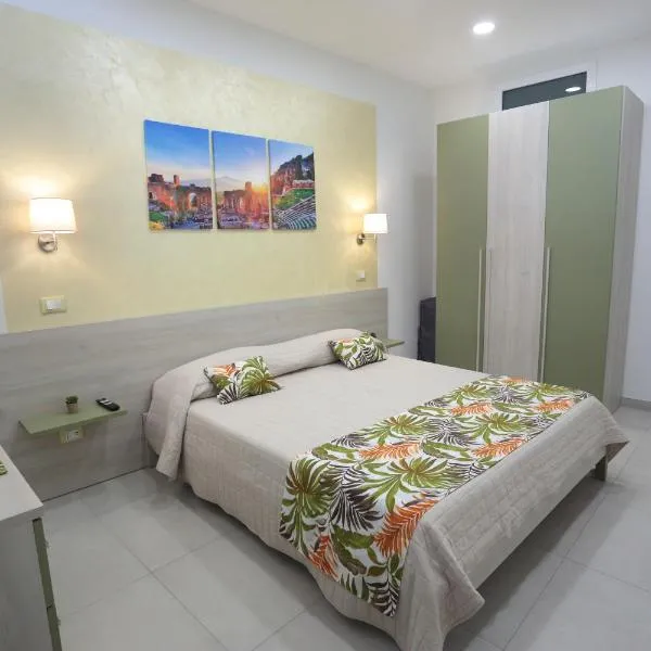 Kris Luxury Apartments, hotell sihtkohas Giardini Naxos
