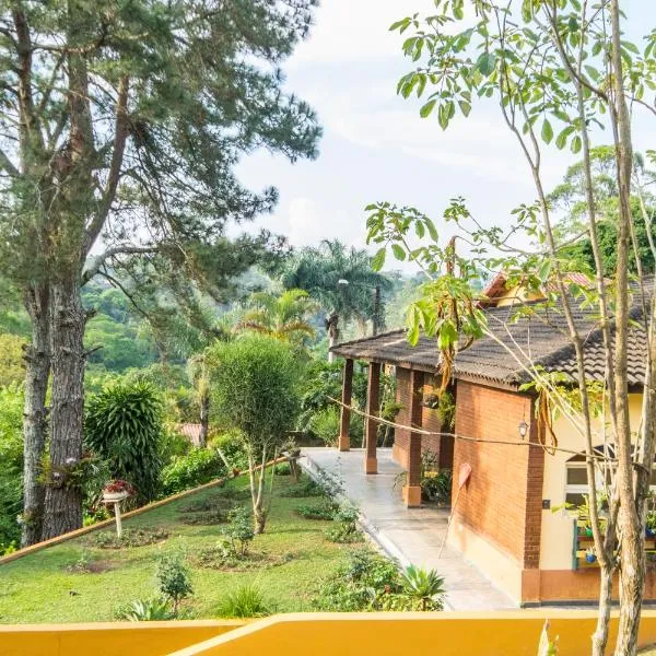 Villa Bem Querer - Girassol externo, hotel in Mairiporã