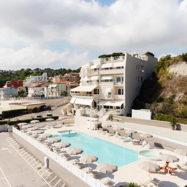Hotel Scogliera, hotel in Numana