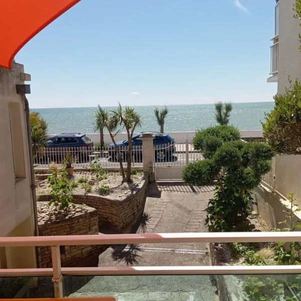 Face à la mer, hotel in Châtelaillon-Plage