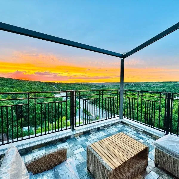 Penthouse Vacation in Moldova!, khách sạn ở Chişinău