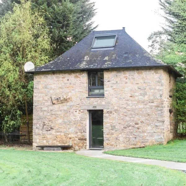 Gîte de caractère à la campagne, hotel in Fercé