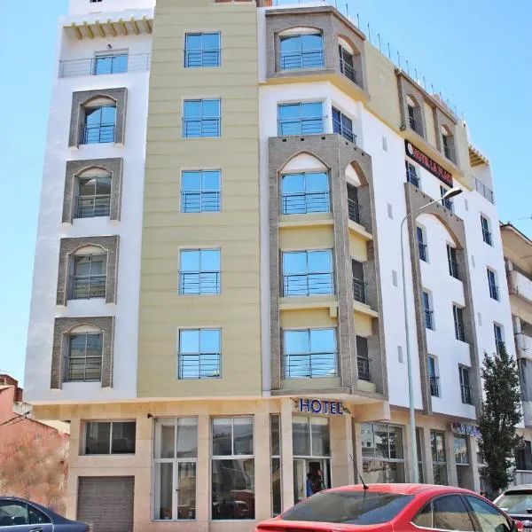 Hotel La Place، فندق في الجديدة