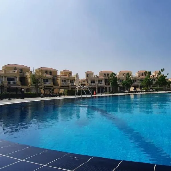 Spacious Villa with terrace close to the sea, hotel in Ras al Khaimah