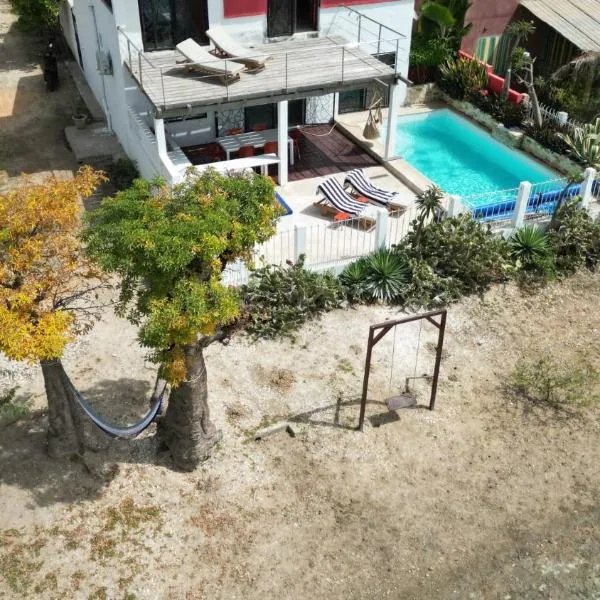 +221 Lagune Beach House, hotel v destinaci Mbodiène