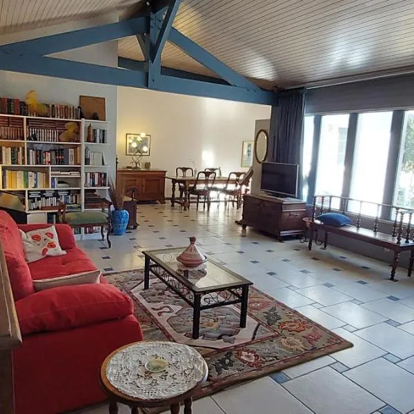 SABLE BLEU, maison d'architecte – hotel w mieście Andernos-les-Bains