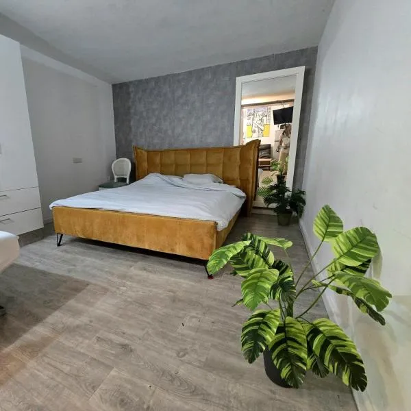 Emile Zola, hotel di Rishon LeẔiyyon