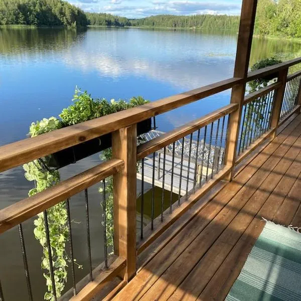 Rantamökki Cottage Vihti 7km from Nuuksio, hotel v destinaci Huhmari