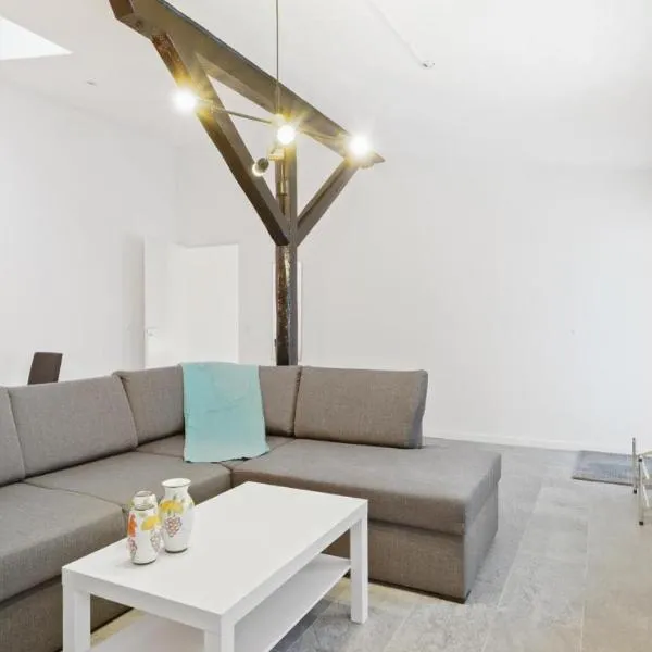 Charming - Luxurious 1 bedroom apartment in The Heart of Aalborg, hotel in Aalborg