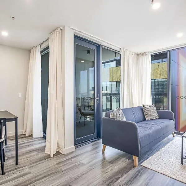 1 bed luxury Braddon unit, hotel in Canberra