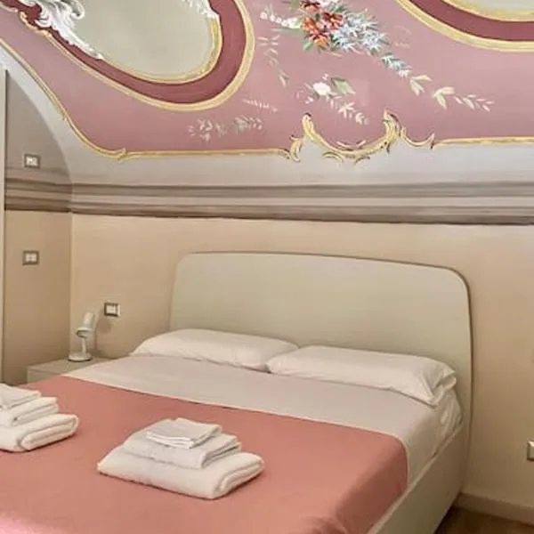 Couple's dream loft 100mt from Duomo and Lake, hotel in Como
