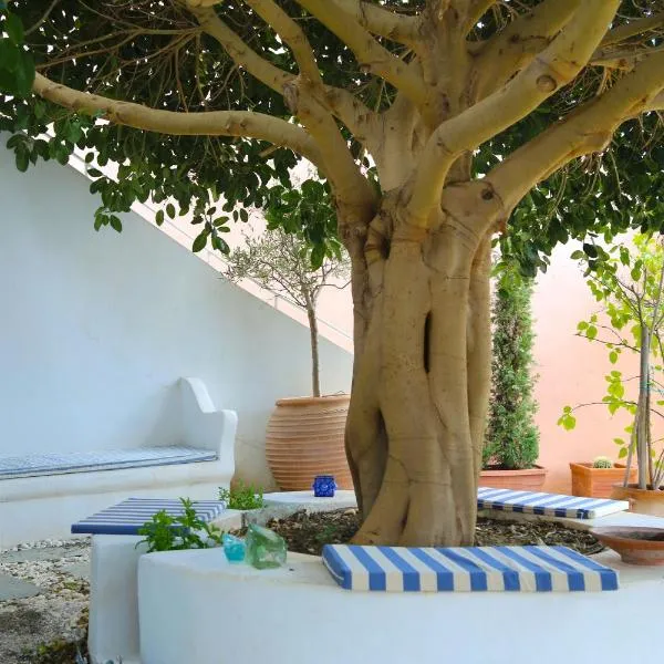 Traditional house in Mitata next to the canyon!, hotel in Kýthira