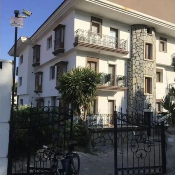 Çeşme Suites, hotel v destinaci Cesme