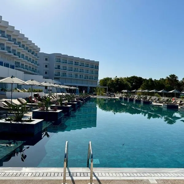 Cali Resort & Spa by Louis Hotels, готель у місті Пано Ародес