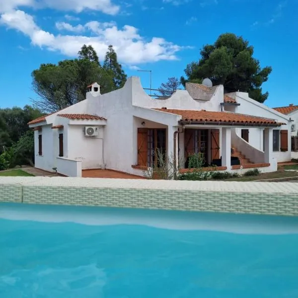 Villa with Private Pool near the Beach and Pula, hotel in Sarroch