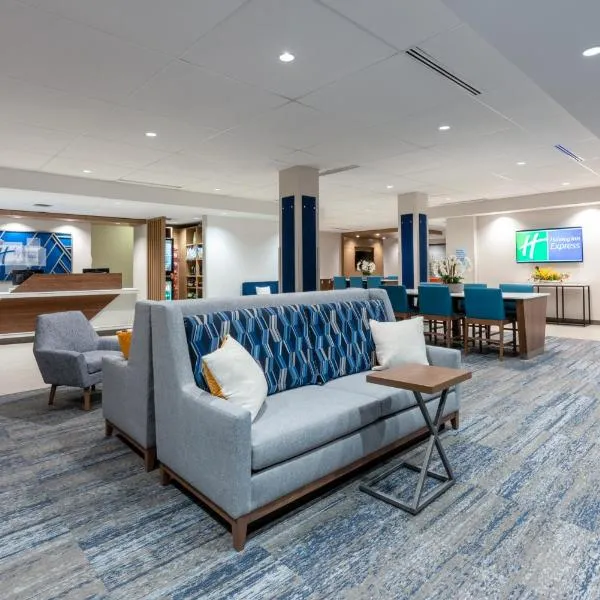 Holiday Inn Express & Suites Vaughan-Southwest by IHG、ヴォーンのホテル