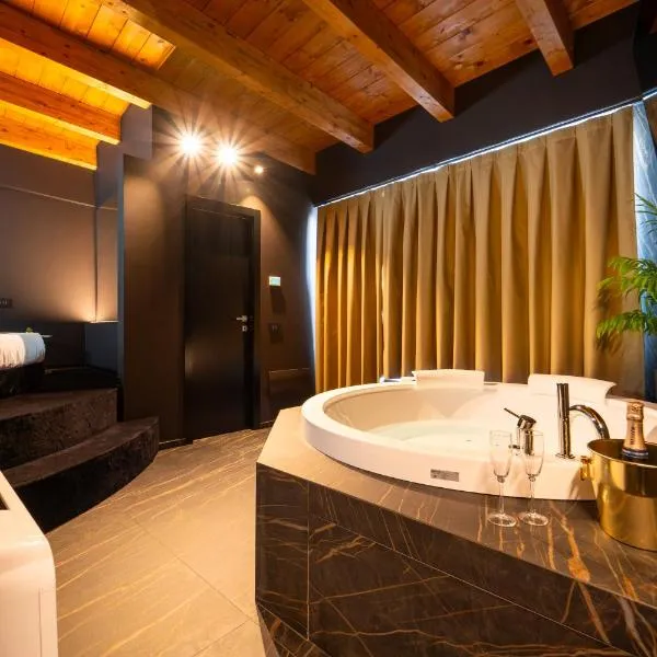 Cinquanta Sfumature Luxury Suites – hotel w mieście Cassano delle Murge